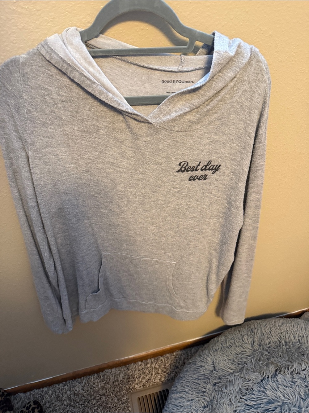 good hYOUman Light Gray 'Best day ever' Pullover Hoodie